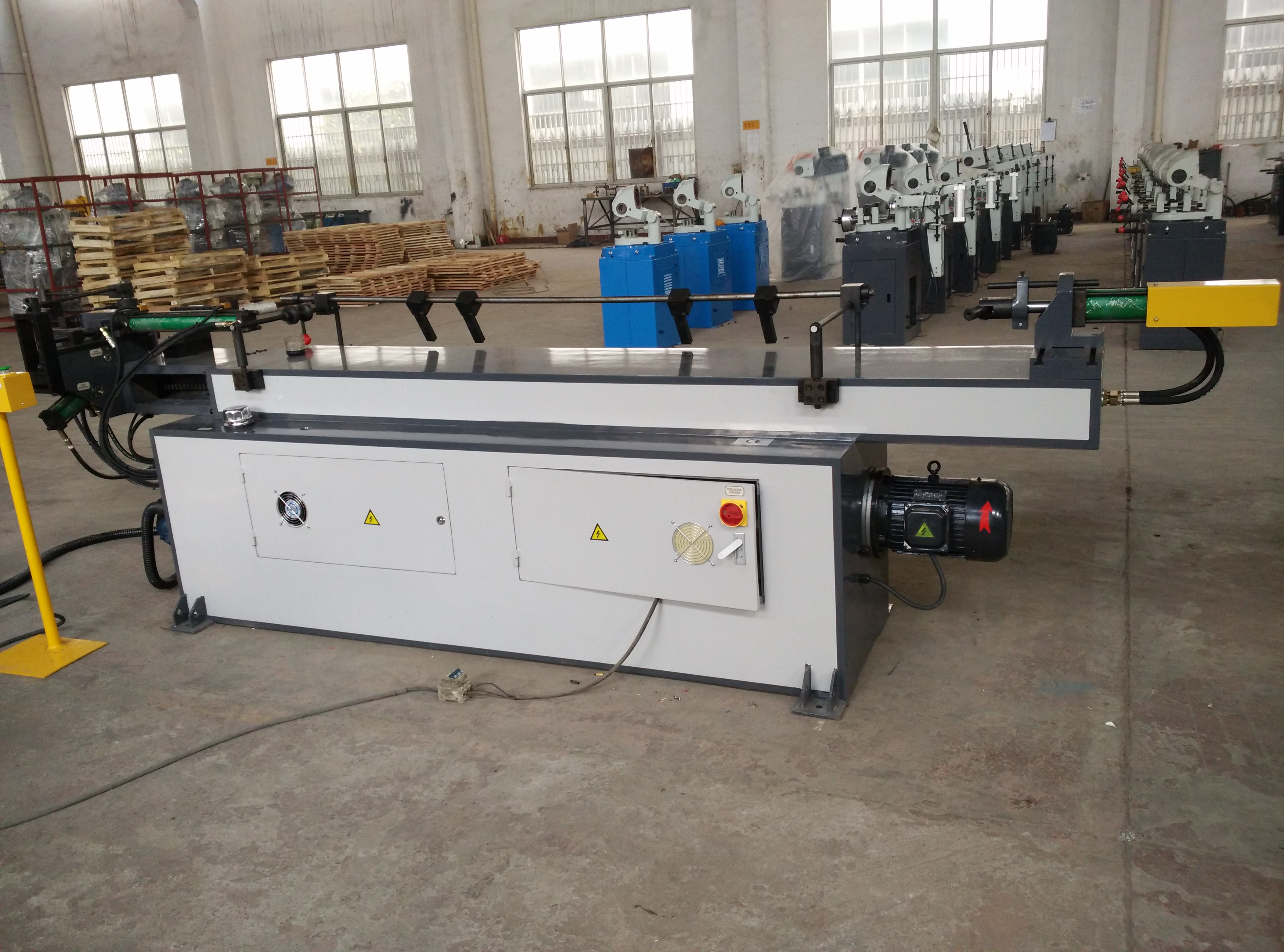 Halbautomatische U-förmige Spiralrohrbiegemaschine GM-38NCB